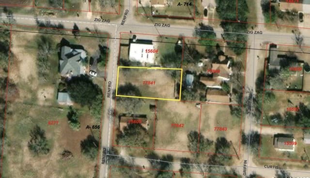 rental at 00 Renfro in Devine, TX — photo 5