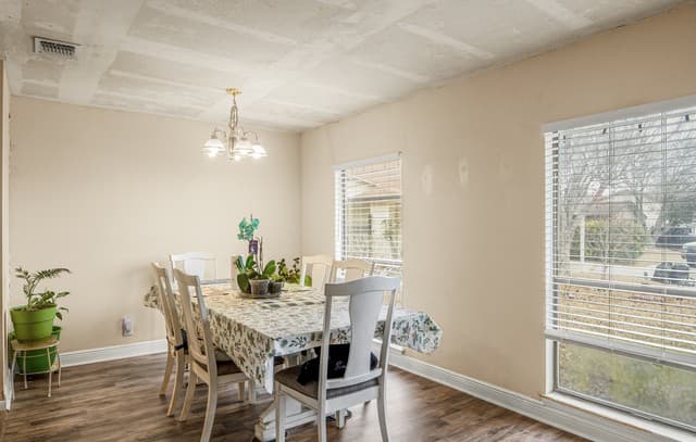 3-bedroom rental at 7500 Branding in San Antonio, TX — photo 4