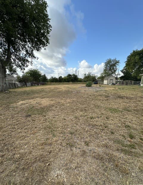 rental at 306 G in San Antonio, TX — photo 2