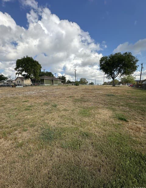rental at 306 G in San Antonio, TX — photo 3
