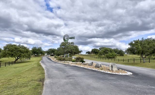 rental at 208 Frank Jones in Blanco, TX — photo 5