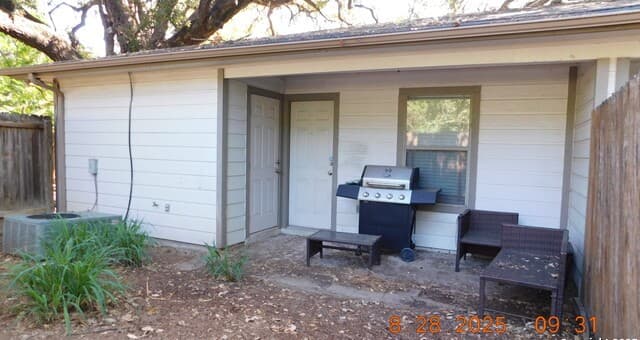 rental at 1411 Martin in Pleasanton, TX — photo 3