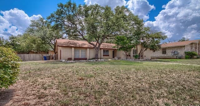 4-bedroom rental at 4800 Rockford in San Antonio, TX — photo 2