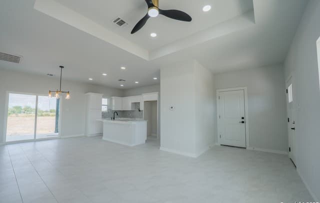 3-bedroom rental at 150 Ranchero Way in Natalia, TX — photo 5