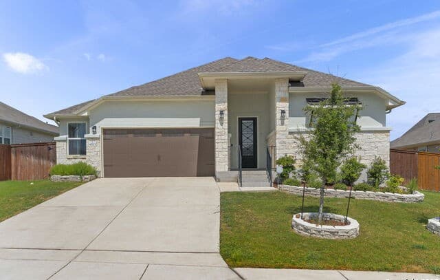 4-bedroom rental at 6533 Crockett Cv in Schertz, TX — photo 2