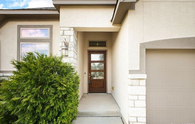 3-bedroom rental at 139 Bedingfeld in Shavano Park, TX — photo 3