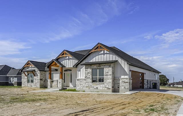 4-bedroom rental at 104 Estates in La Vernia, TX — photo 1