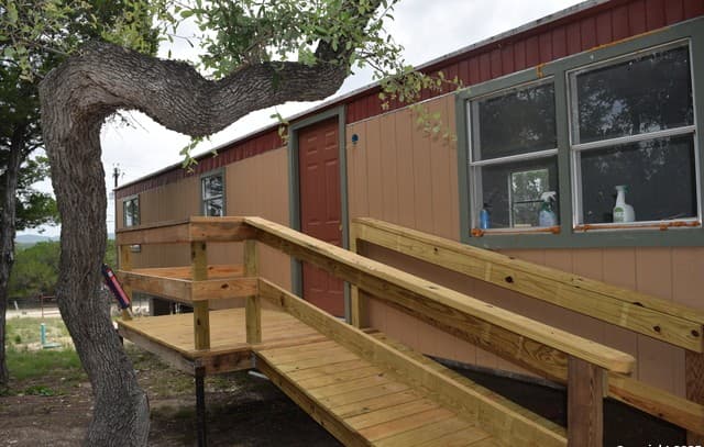 4-bedroom rental at 138 Desert Poppy in Bandera, TX — photo 3