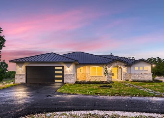 4-bedroom rental at 208 River Ridge in Boerne, TX — photo 2
