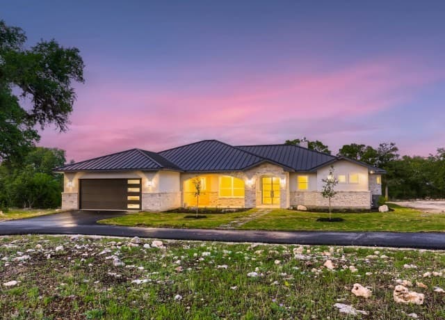 4-bedroom rental at 208 River Ridge in Boerne, TX — photo 3