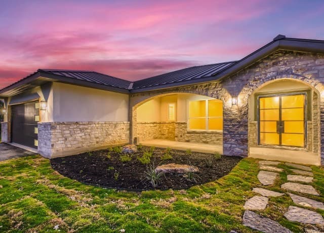 4-bedroom rental at 208 River Ridge in Boerne, TX — photo 4
