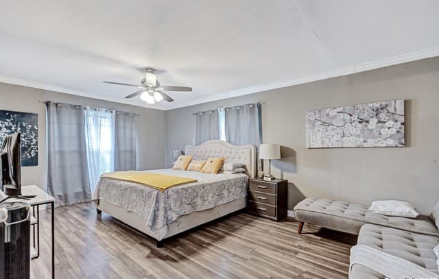 5-bedroom rental at 3500 Lakefield in San Antonio, TX — photo 5
