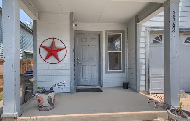 4-bedroom rental at 3652 Honey Mdw in San Antonio, TX — photo 3