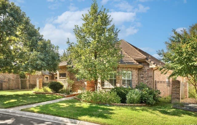 3-bedroom rental at 4 Grantham in San Antonio, TX — photo 3