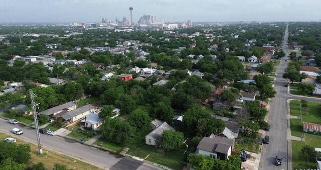 rental at 208 Cactus St. in San Antonio, TX — photo 4