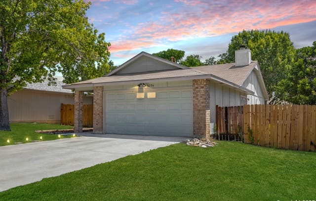 3-bedroom rental at 9254 Ridge Shadow in San Antonio, TX — photo 2