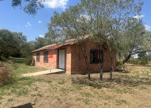 rental at 12831 Pearsall in Atascosa, TX — photo 1