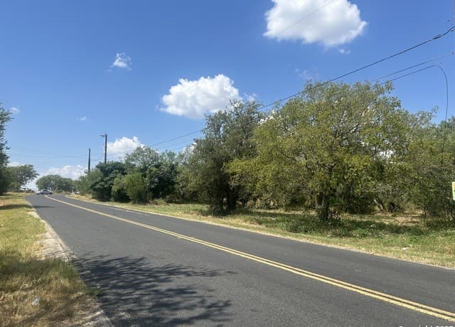 rental at 12831 Pearsall in Atascosa, TX — photo 4