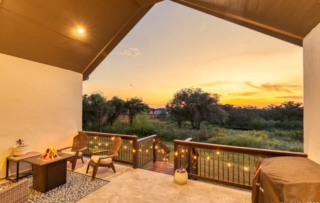 4-bedroom rental at 165 Mallorys Way in Castroville, TX — photo 2