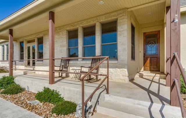 4-bedroom rental at 203 Horseshoe Bend in Boerne, TX — photo 1