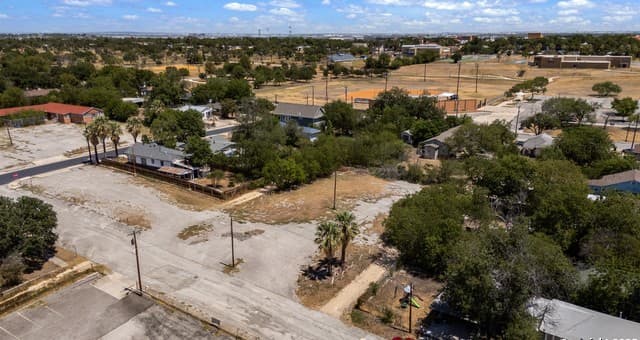 rental at 614 Piedmont in San Antonio, TX — photo 4