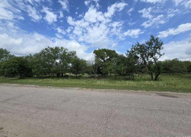Home for sale at LOT 6 Bridlegate Blvd in Bandera, TX — photo 2