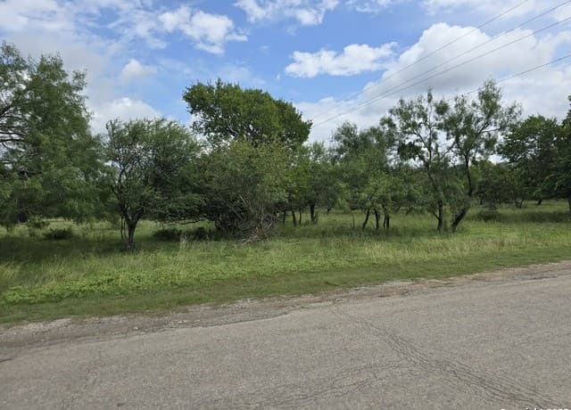 Home for sale at LOT 6 Bridlegate Blvd in Bandera, TX — photo 3