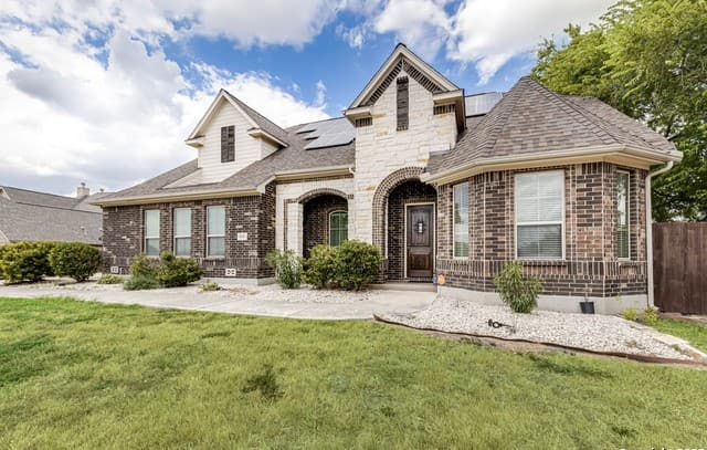 5-bedroom rental at 10456 Ivy Flower in Schertz, TX — photo 1