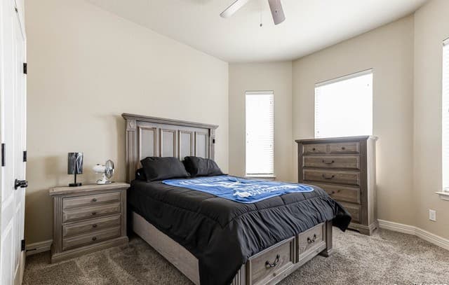 5-bedroom rental at 10456 Ivy Flower in Schertz, TX — photo 5