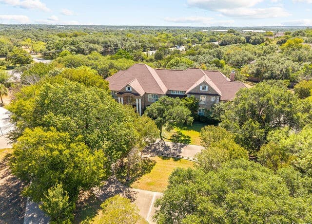 7-bedroom rental at 112 Canter Gait in Shavano Park, TX — photo 2