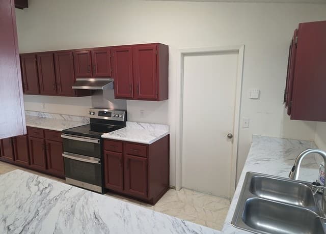 4-bedroom rental at 13339 Los Indios in San Antonio, TX — photo 5