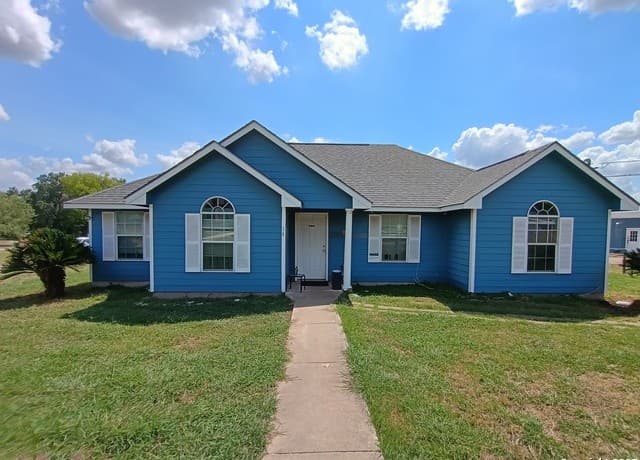 Home for sale at 1401 Dezarae 14 in San Antonio, TX — photo 1