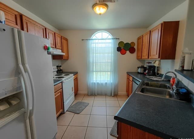 Home for sale at 1401 Dezarae 14 in San Antonio, TX — photo 5
