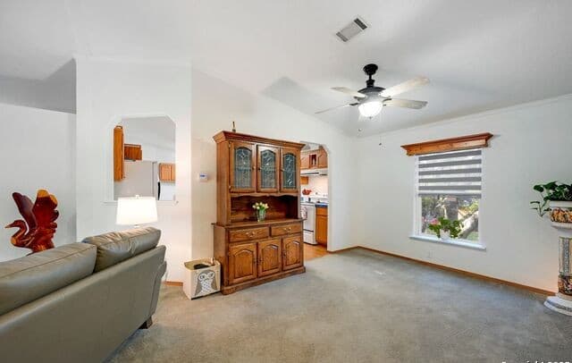 3-bedroom rental at 480 Rangeland in Blanco, TX — photo 5