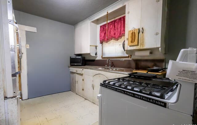 3-bedroom rental at 2040 W Laurel in San Antonio, TX — photo 4