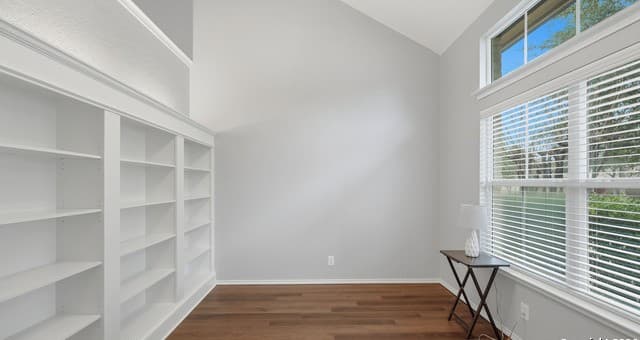 4-bedroom rental at 716 Hollow Ridge in Schertz, TX — photo 5