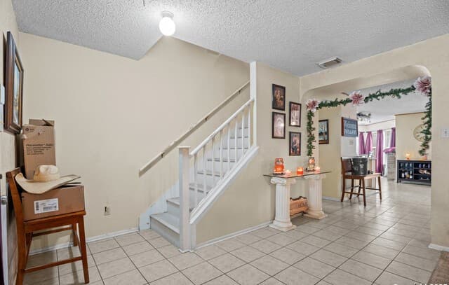 4-bedroom rental at 4710 Irish Oak in San Antonio, TX — photo 5