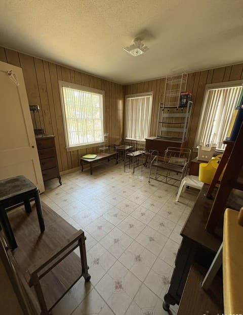2-bedroom rental at 1210 Sims in San Antonio, TX — photo 3