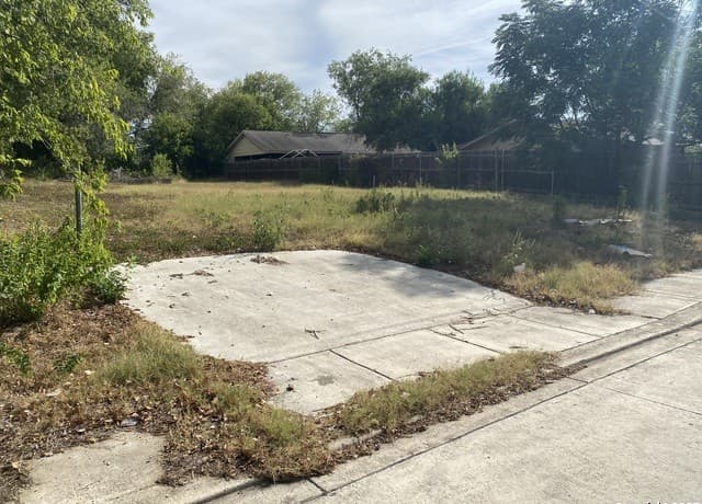 rental at 5124 E Hayden Dr in San Antonio, TX — photo 2