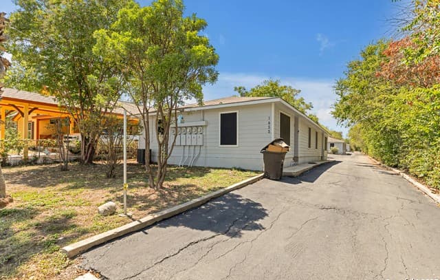 rental at 1655 Amanda in San Antonio, TX — photo 4