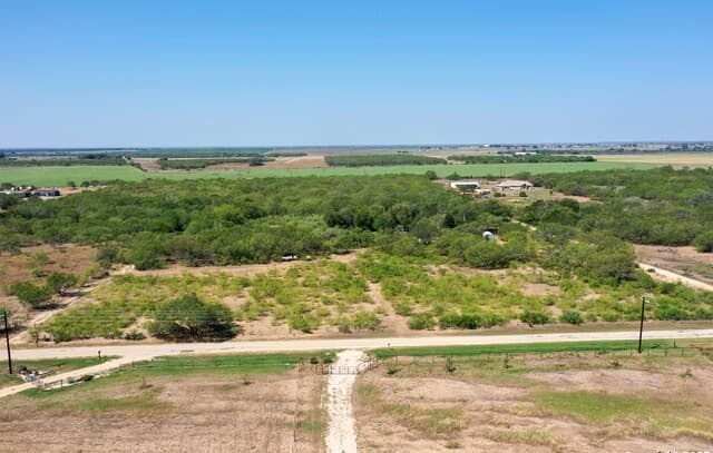 rental at 788 County Road 154 in Pleasanton, TX — photo 5