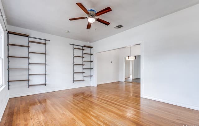 3-bedroom rental at 2022 W Craig in San Antonio, TX — photo 5