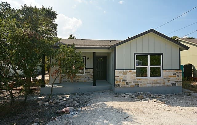 3-bedroom rental at 926 High Dr. in Spring Branch, TX — photo 1
