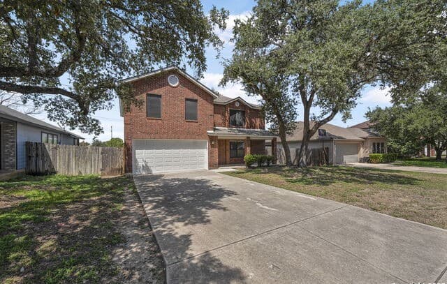 4-bedroom rental at 9711 Diamond Cliff Dr in Helotes, TX — photo 3