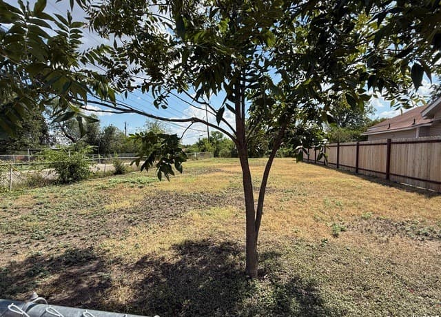 rental at 2158 Hays in San Antonio, TX — photo 1