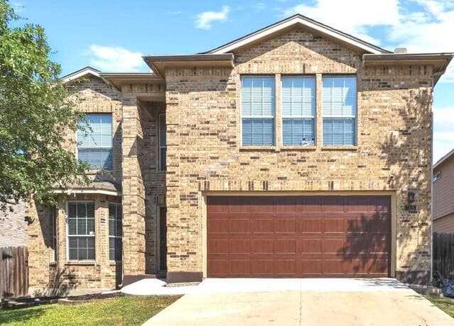 5-bedroom rental at 7815 Ironside Port in San Antonio, TX — photo 1