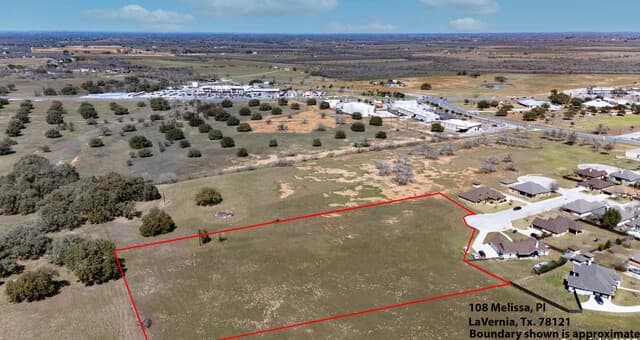 rental at 9195 Fm 775 in La Vernia, TX — photo 2