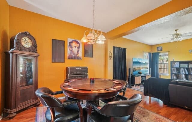 4-bedroom rental at 13358 Tusayan in Universal City, TX — photo 5