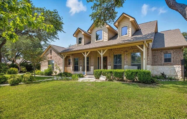4-bedroom rental at 9035 Mount Meyer in San Antonio, TX — photo 3