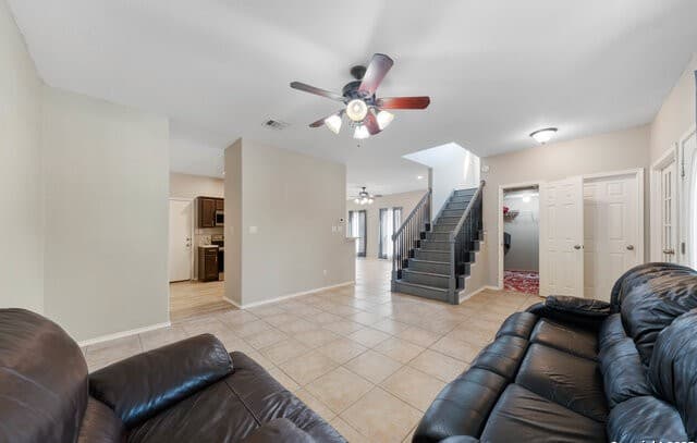 4-bedroom rental at 144 Whitewing Way in Floresville, TX — photo 5